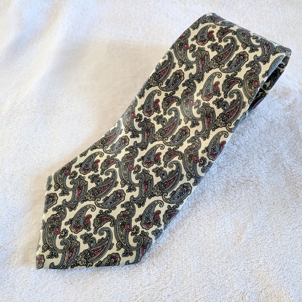 Christian Dior Cream Silk Paisley NeckTie
